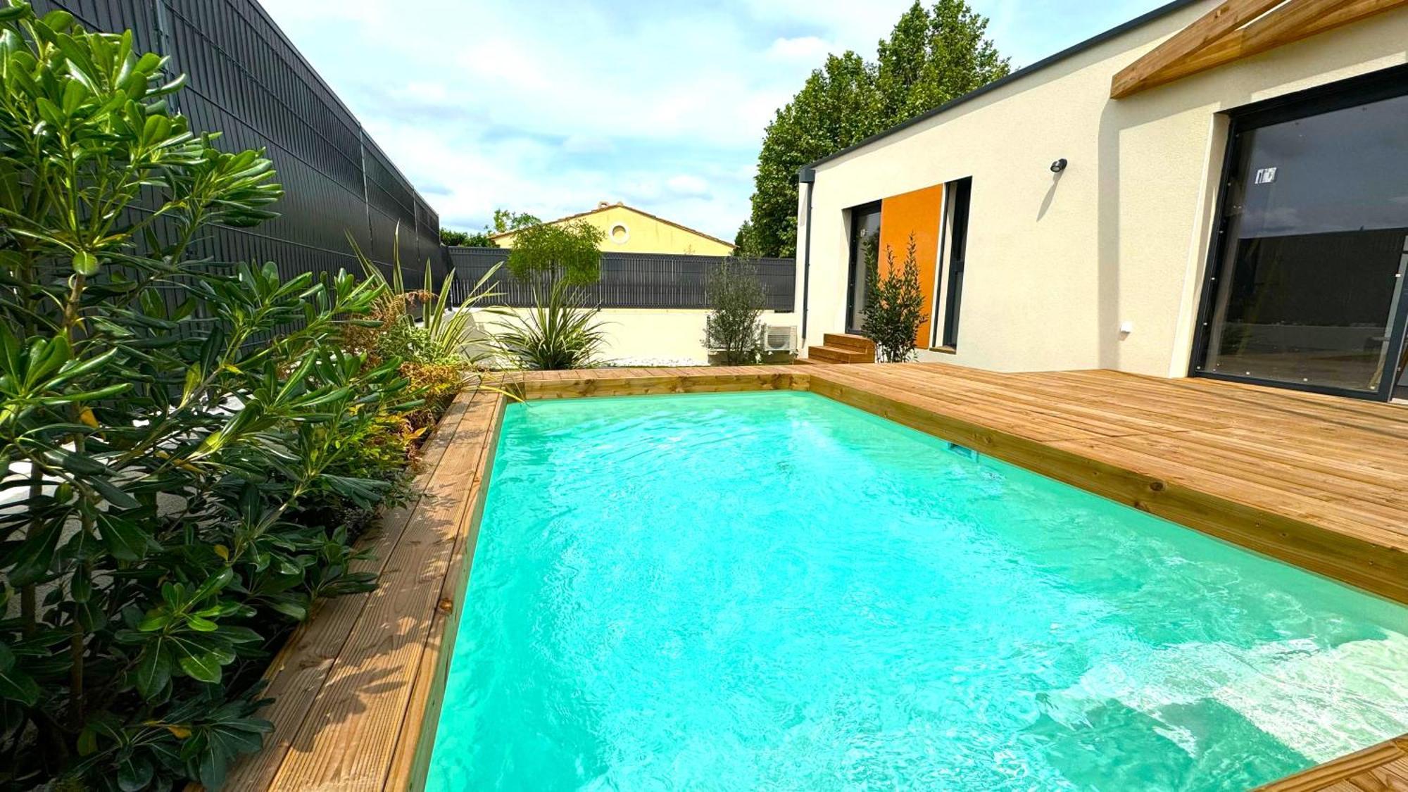 Daya Lodge. * L'Isle-sur-la-Sorgue