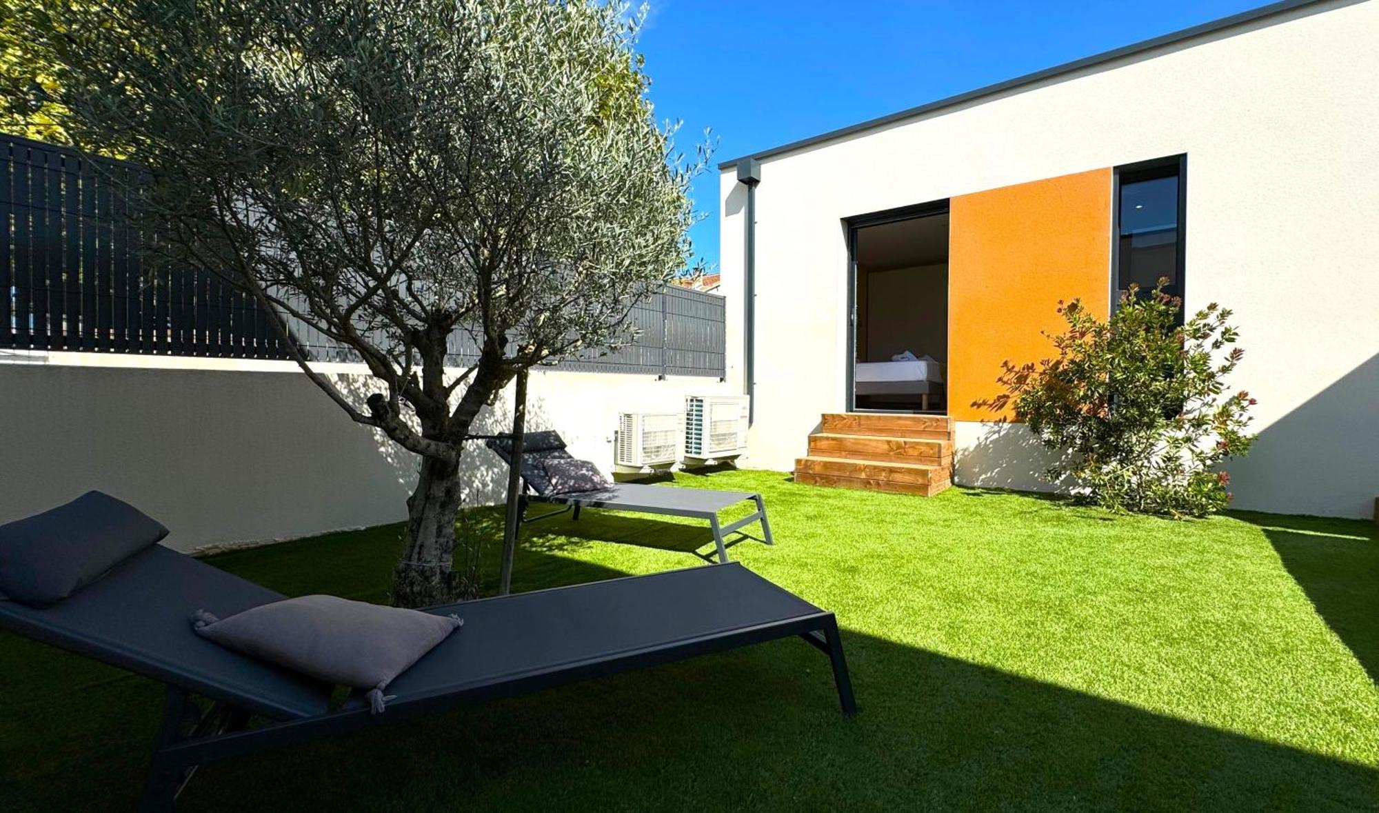 Daya Lodge. * L'Isle-sur-la-Sorgue