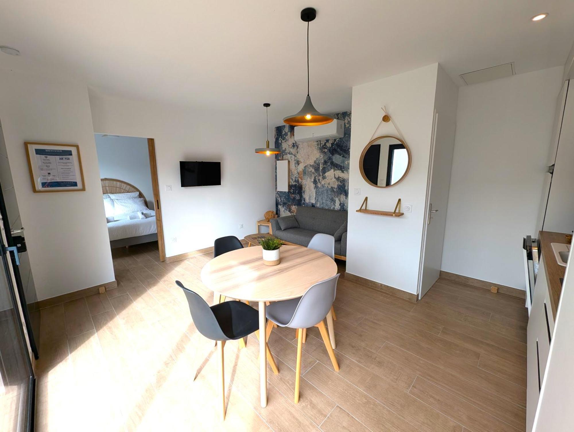 Daya Lodge. * L'Isle-sur-la-Sorgue